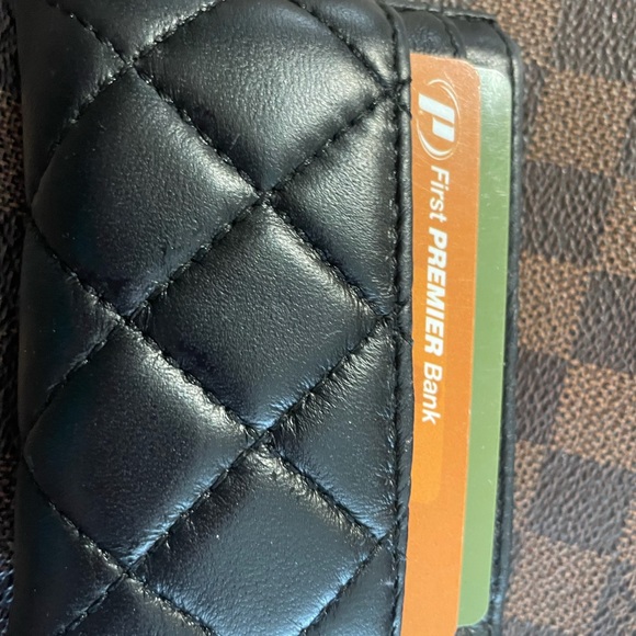 Authentic Chanel card wallet - Picture 4 of 9